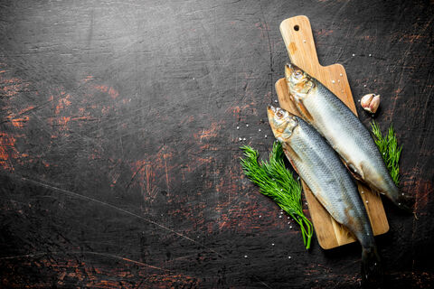 Семга отдыхает: знаю, как солить селедку вкуснее красной рыбы: 24 часа — и шедевр на столе