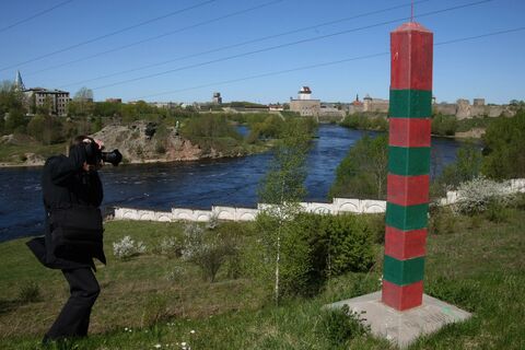 С паспортом, пропуском и до полуночи: как Ивангород встретит гостей на День области