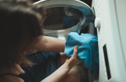 Наносим губкой - и на 60°C: манжета стиральной машины скрипит от чистоты - ни налета, ни плесени