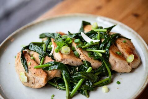 Жарю черемшу с курицей — и получаю невероятный ужин: гастрономический хит сезона