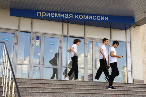 60% выпускников выбирают «поле»: как новые тракторы и ИТ-технологии в Гатчине переманивают студентов
