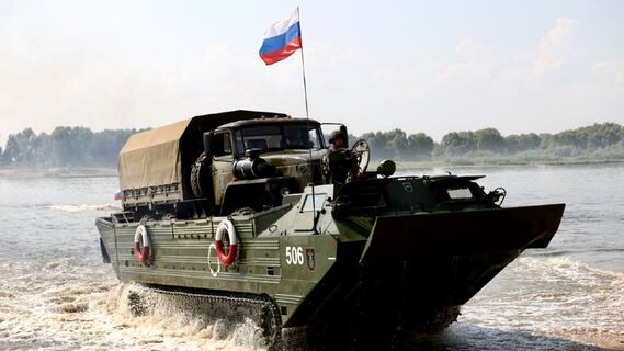 Решающая минута: команда РФ победила белорусов в конкурсе «Открытая вода» на играх АрМИ-2022