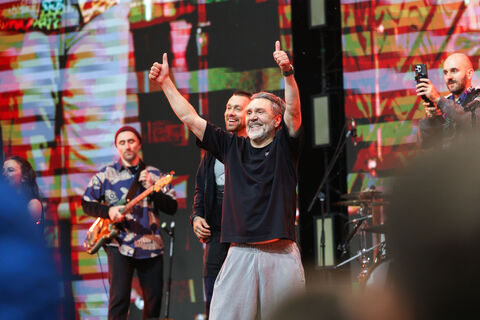 Сколько стоит праздник со звездой: раскрыты гонорары артистов за новогодние корпоративы