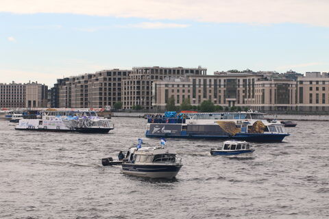 «Нева Тревел» опережает сезон: путешествия по Петербургу по воде стартовали почти на две недели раньше