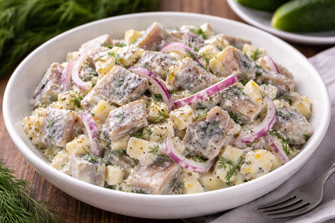 Простая, но до чего вкусная: закуска из селёдки и трёх ингредиентов за 5 минут