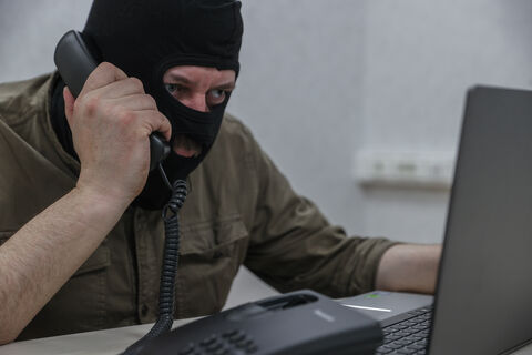 Петербуржец продал Land Cruiser за 4 млн для «спецоперации ФСБ»: суд оставил машину у покупателя