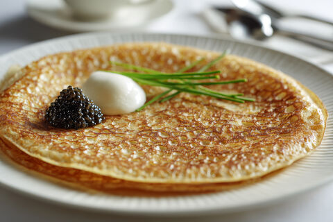 Блины за 11 500: где в России подают самые дорогие угощения на Масленицу