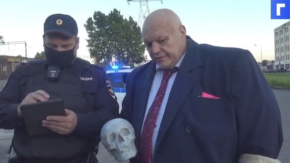 «Люди будут плыть в гробу»: Барецкий анонсировал заплыв «Черные паруса» в Петербурге