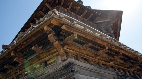 Древнерусская архитектурная традиция: Как она сохранилась в деревянном зодчестве окраин