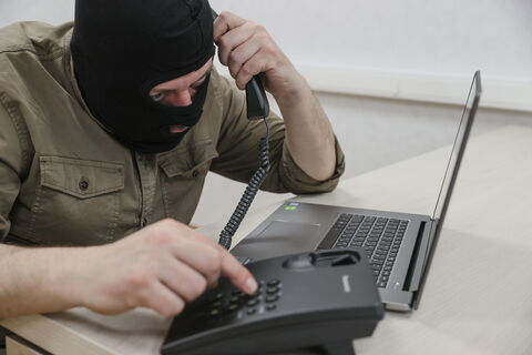 «Этим пользовались мошенники»: в Петербурге запретили звонки с IP-телефонии