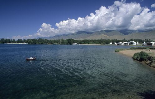 Песчаные пляжи, прозрачная вода и от пейзажей дух захватывает: в эту страну устремились туристы — виза не нужна