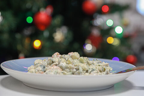 Названы опасные салаты Петербурга: оливье может испортить праздник?