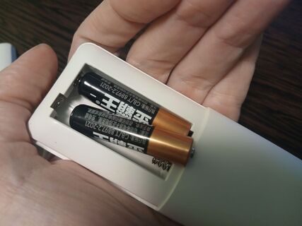 Зачем прикладывать батарейки к телефону: Друг-мастер раскрыл классный лайфхак - бегом проверять  