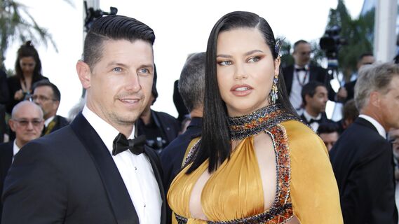 Звезда Victoria's Secret родила первого ребенка от бойфренда Андре Леммерса
