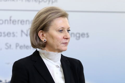 Шаг до эпидемии, но без паники: Анна Попова заверяет, что в Петербурге ситуация под контролем
