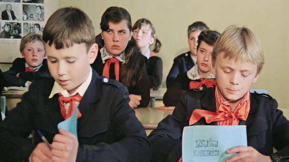 Советские школьники знали, чем заняться на переменах: вот какими раньше были игры