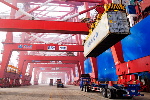 Ввозной НДС можно не платить: 20 апреля Путин подписал новый указ - кто участвует в программе