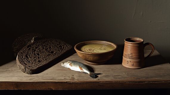 Хлеб с лебедой, шуба в заплатах и знахарь вместо врача: жизнь простых людей в Петербурге XVIII-XIX веков