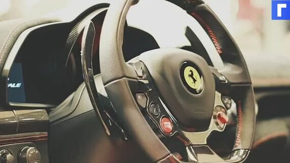 Ferrari представил на тизере новый гибридный суперкар