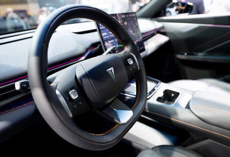 5 кроссоверов, которые массово скупают в России - дешевле "японца", надежнее "немца"