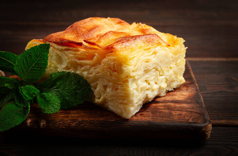 Заливаю лаваш кефиром – через 30 минут нежнейшая ачма готова: вкусно так, что не оторваться