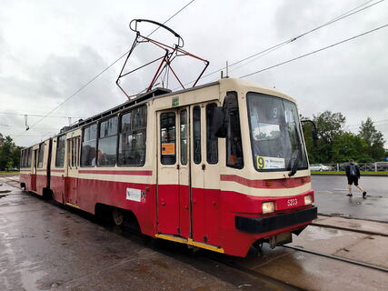 От вагоновожатых до чиновников: кого вытеснит ИИ в Петербурге