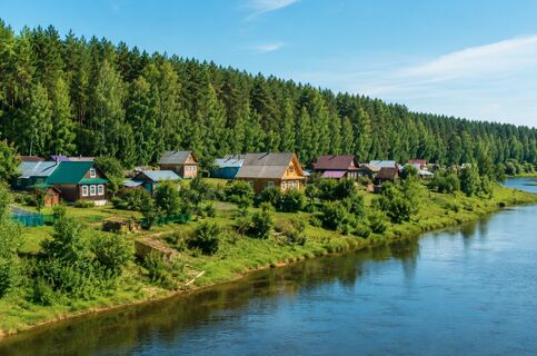 Поселок, до которого не добраться на машине: находится в глухой тайге - как тут живут люди
