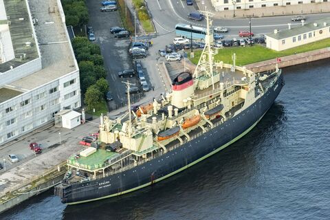 Набережная Лейтенанта Шмидта