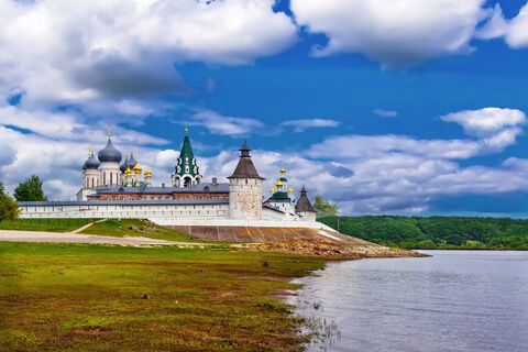 Старинное село на берегу Волги, основанное в 1435 году: знаменито не только монастырем – как добраться и что посетить 