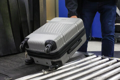 Безвиз с подвохом? В Китае у россиян отбирают вещи и даже лекарства