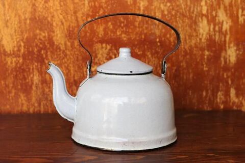 Ржавчина и сколы на эмалированной кастрюле? Этот трюк вернёт посуду к жизни за минуты