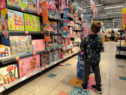 Петербуржцы скупают детские игрушки быстрее всех