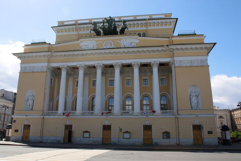 Петербург в ритме юбилеев: Шостакович, Лихачев и 270 лет Александринки