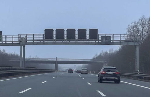 На просьбу "дыхнуть в трубочку" водитель задал инспектору эти 3 вопроса - и его тут же отпустили