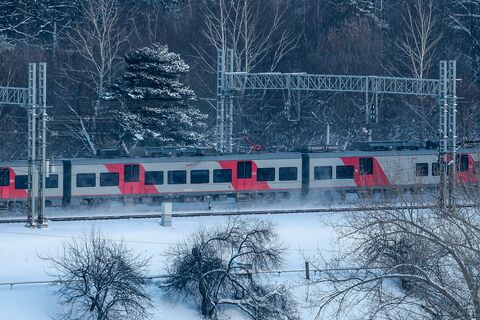 Сколько ехать на поезде от Челябинска до Санкт-Петербурга?