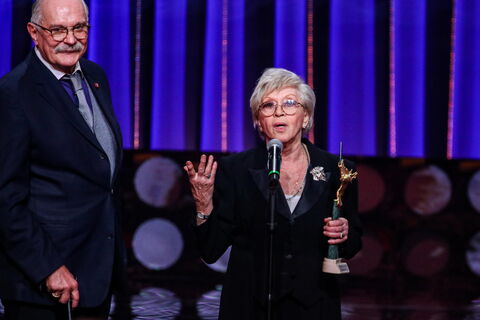 Снимает шляпу: Боярский назвал Алису Фрейндлих самой профессиональной актрисой страны