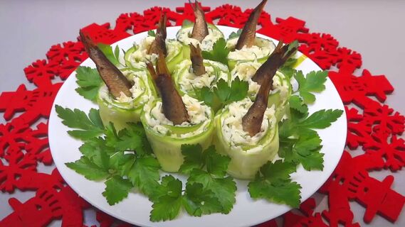 Вкуснейший рулеты со шпротами и огурцами