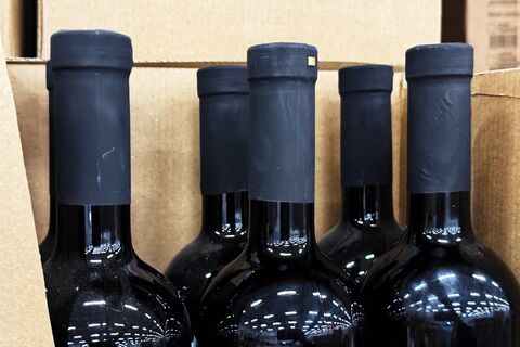 Операция «Алкоголь»: в Тосно разоблачили фабрики фальшивки с этикетками элитных брендов