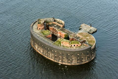 Форты Кронштадта всё ещё на замке: что на самом деле задержало открытие