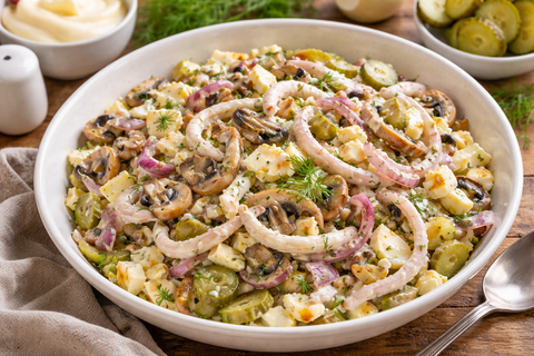 Салат «Лесной кальмар»: необычное сочетание продуктов, но вкус покоряет с первой ложки