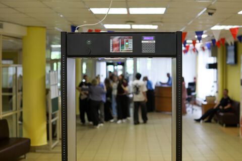  Новый поворот после нападения в школе Петербурга: охранницу отпустили под подписку о невыезде