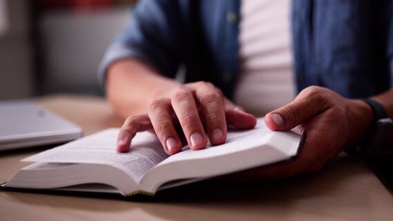 Изменят жизнь и восприятие мира в лучшую сторону: ТОП-10 книг, которые стоит прочитать каждому