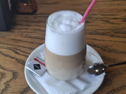 Кофе пьют, а жмых сушат: как применяют на дачном участке: 5 способов умных садоводов