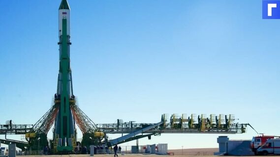 Ракету «Союз» с портретом Гагарина установили на стартовый стол Байконура Ракету «Союз» с портретом Гагарина установили на стартовый стол Байконура