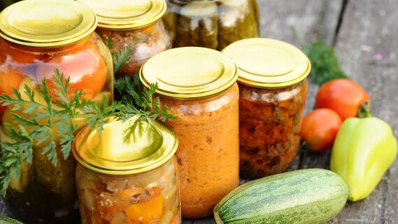 Вот как можно использовать крышки на даче