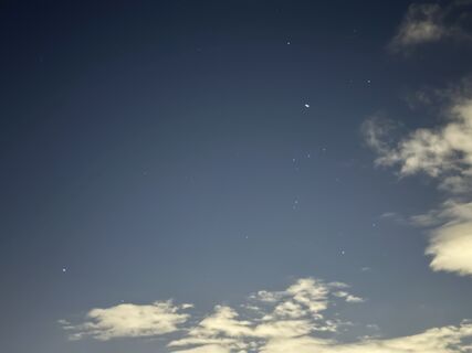 Камни с небес? Обломки метеорита, замеченного над Москвой, могли упасть у трассы М‑11 Камни с небес? Обломки метеорита, замеченного над Москвой, могли упасть у трассы М‑11