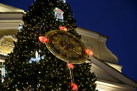 Сколько потратил Петербург на новогоднее украшение города?