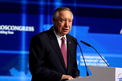 Беглов внедряет нейросеть для чиновников: секунды вместо дней