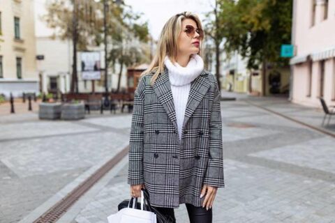 Белые кеды в утиль: 3 культовых предмета гардероба больше не в моде — чем их заменить весной 2026