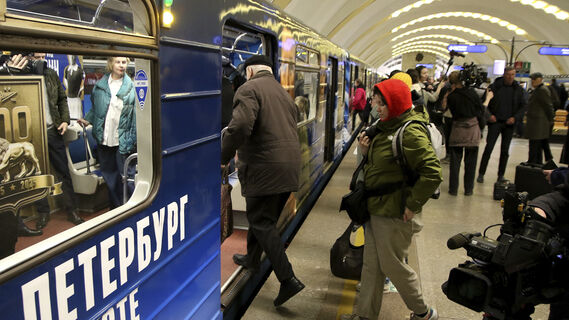 метро, Петербург, люди